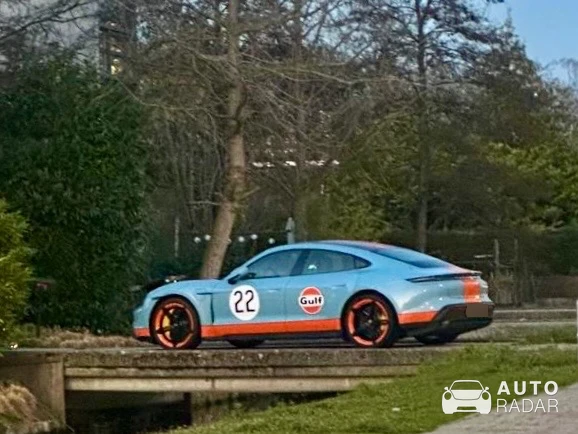 Porsche Taycan 4 spotted in Rotterdam