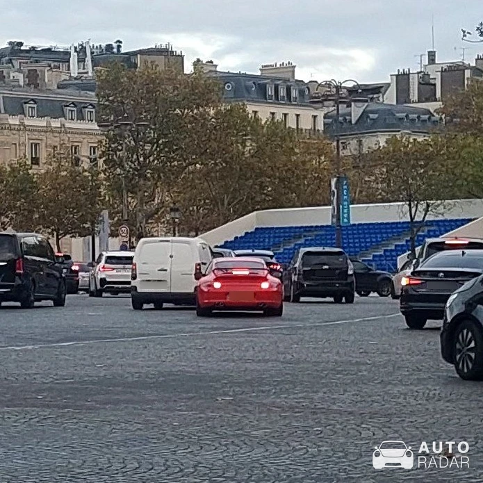 Porsche 996 GT3 spotted in Paris, France