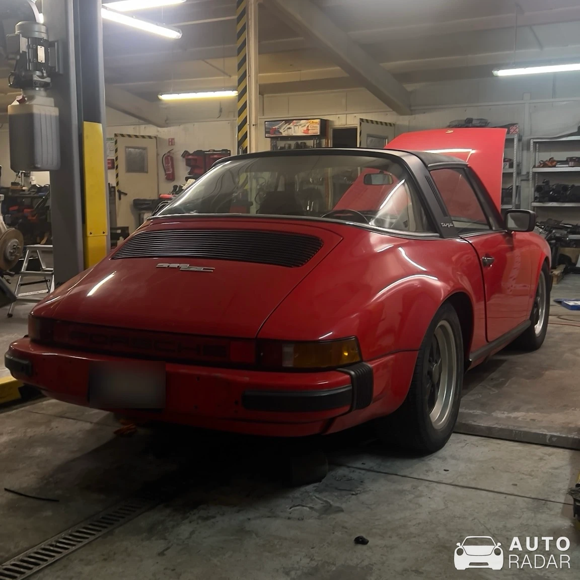 Porsche 911 SC Targa spotted in Czarna, Polska