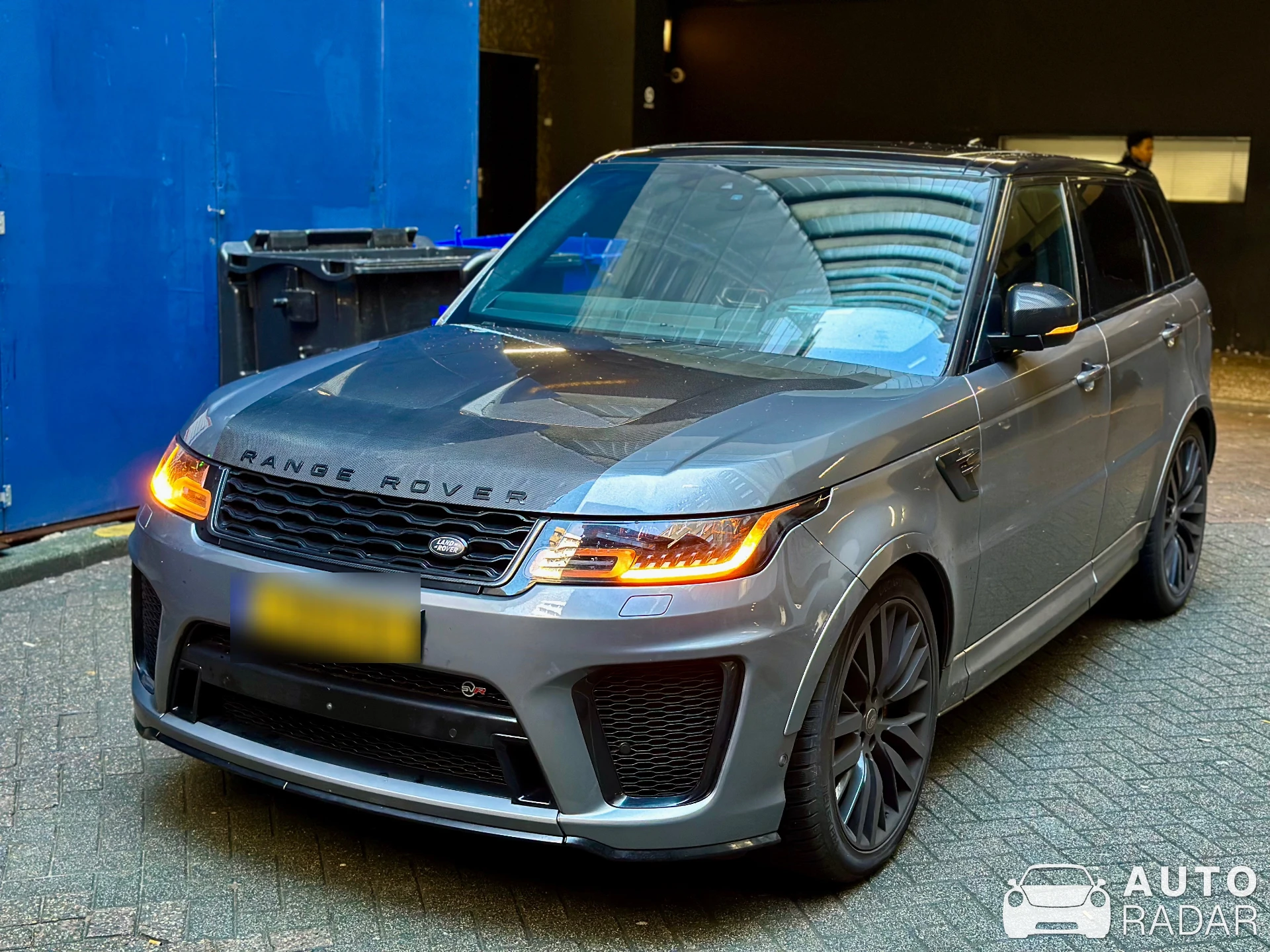 Land Rover Range Rover Sport SVR 2018 Carbon Edition spotted in Rotterdam