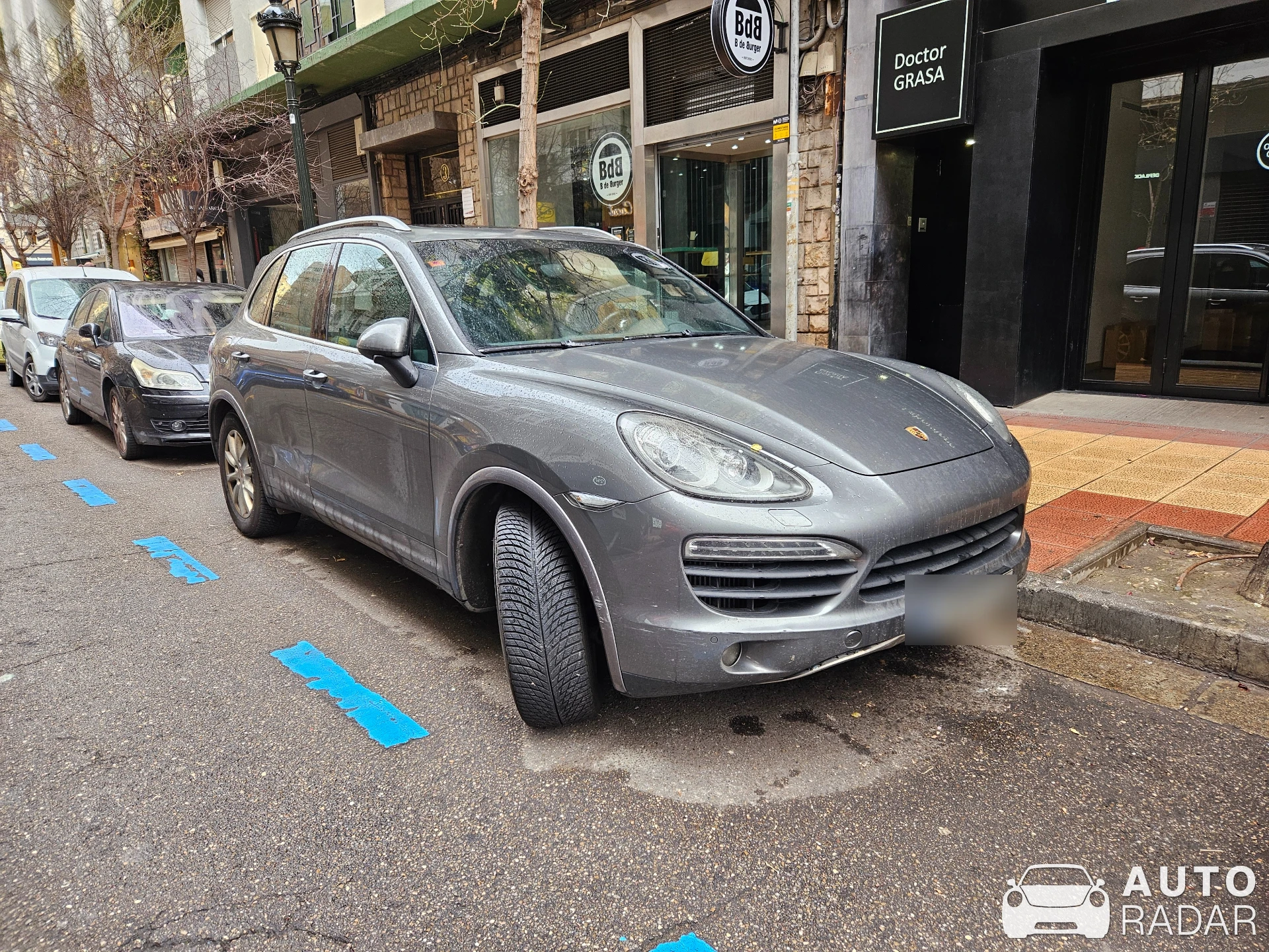 Porsche Cayenne S spotted in Zaragoza, España