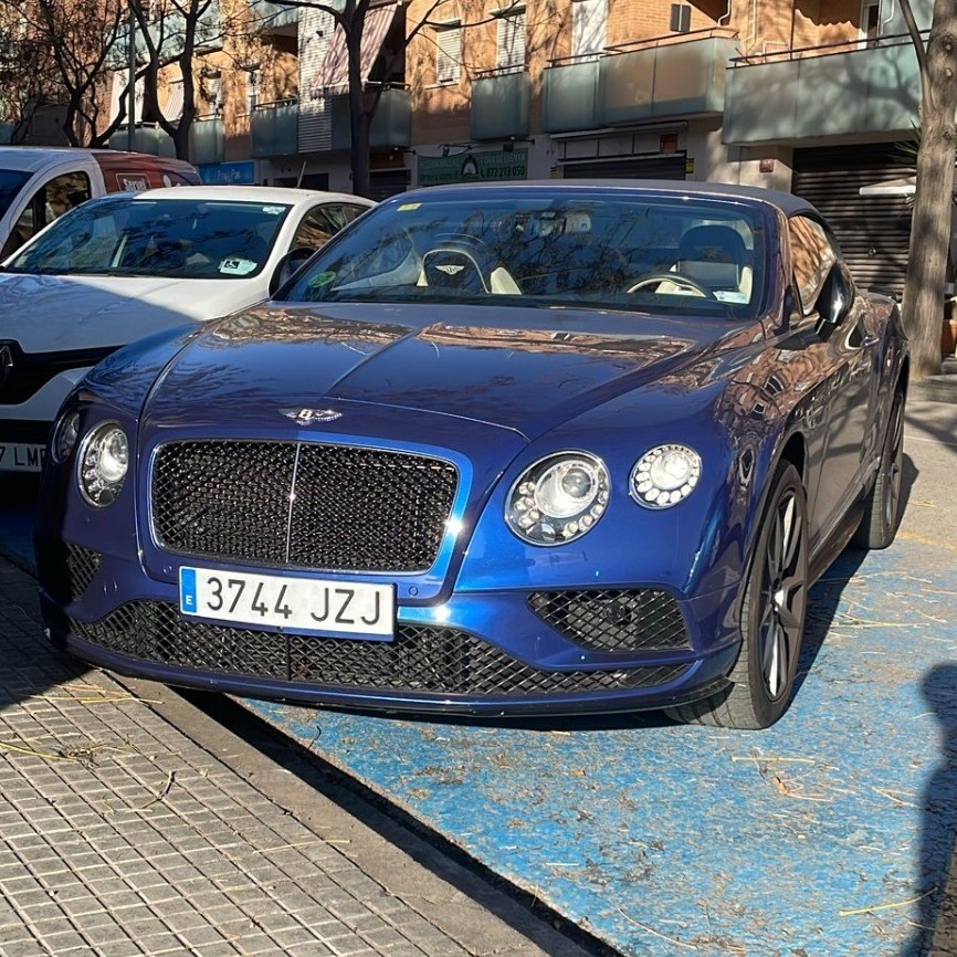 Bentley Continental GTC V8