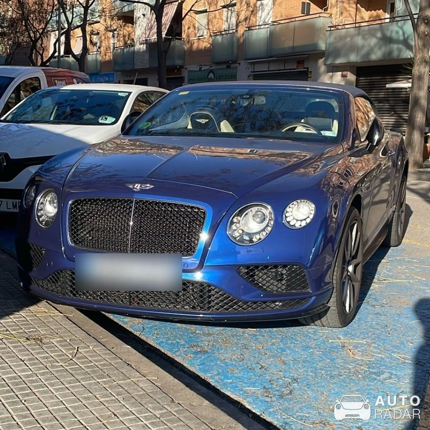 Bentley Continental GTC V8 spotted in Lloret de Mar, Spain