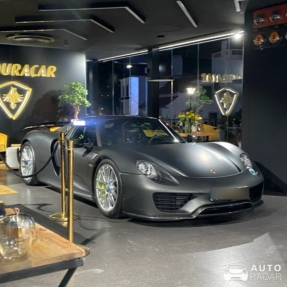 Porsche 918 Spyder spotted in Cascais, Portugal