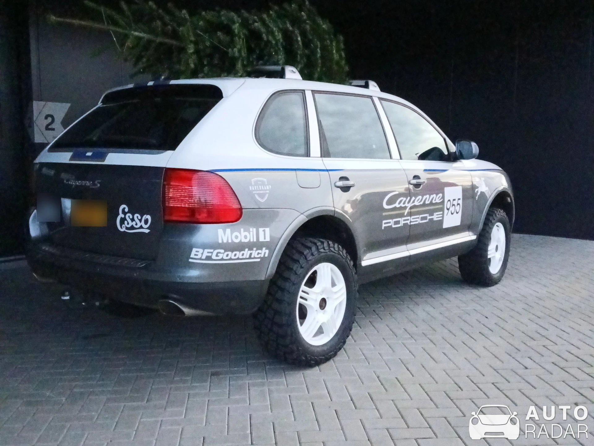 Porsche Cayenne Dakar spotted in Deventer