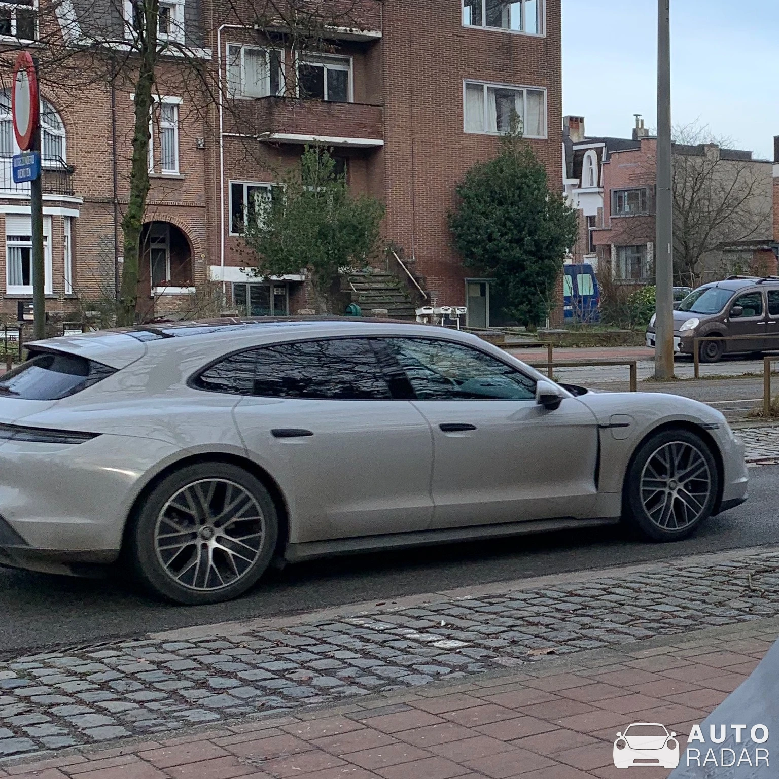 Porsche Taycan 4 Cross Turismo spotted in Antwerpen, België