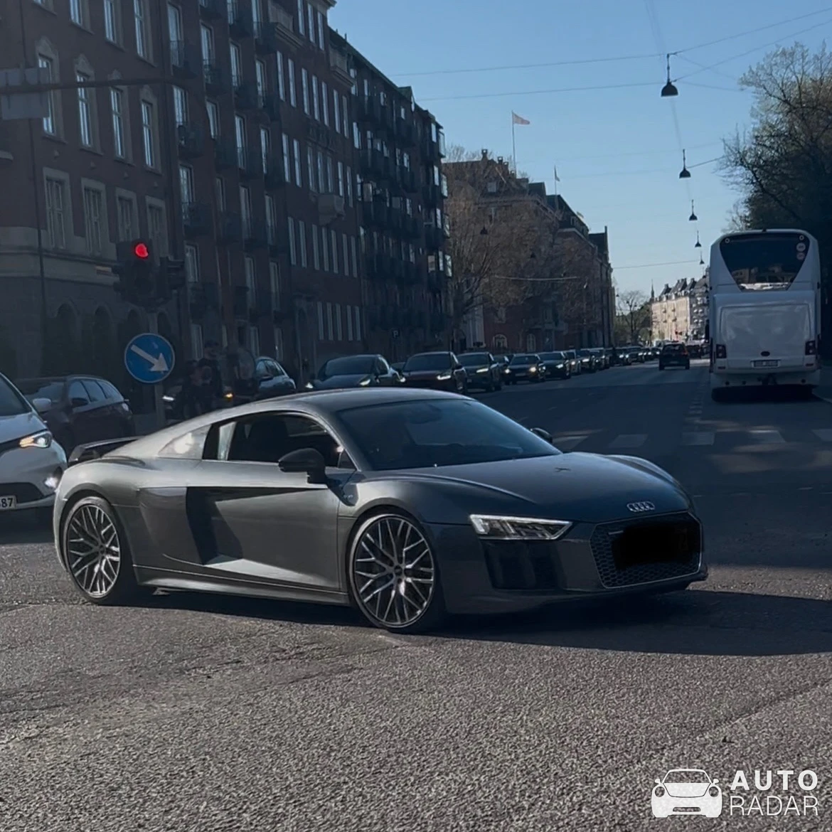 Audi R8 V10 Plus 2013 spotted in København