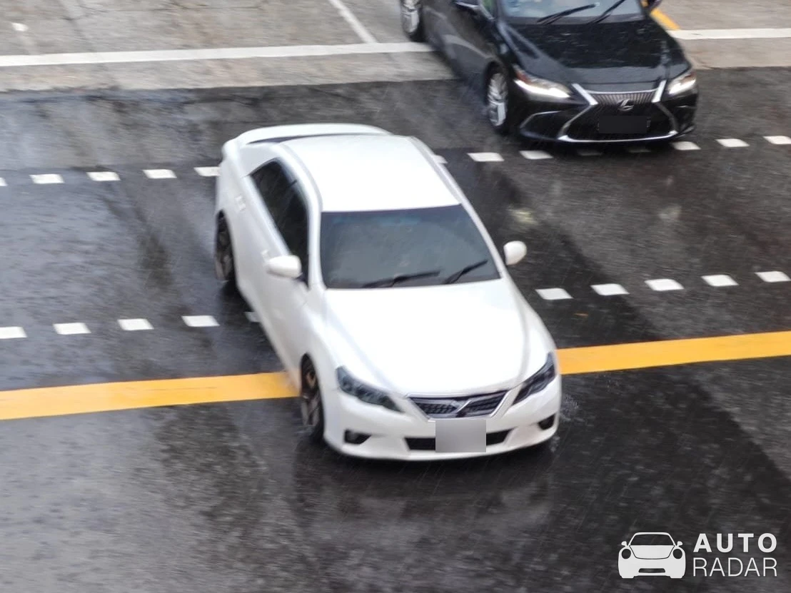 Toyota Mark X spotted in Singapore