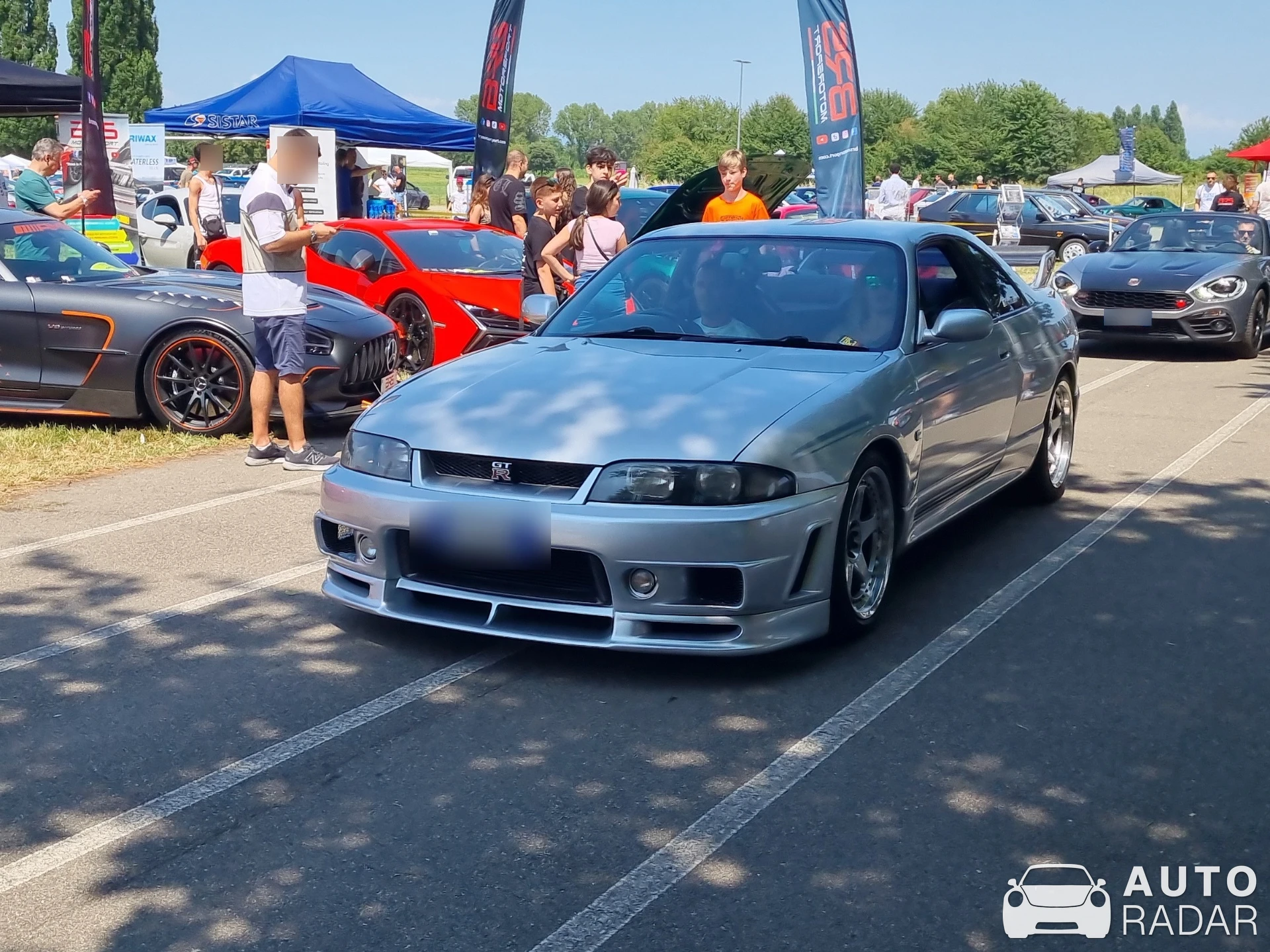Nissan Skyline R33 V-Spec spotted in Bussero