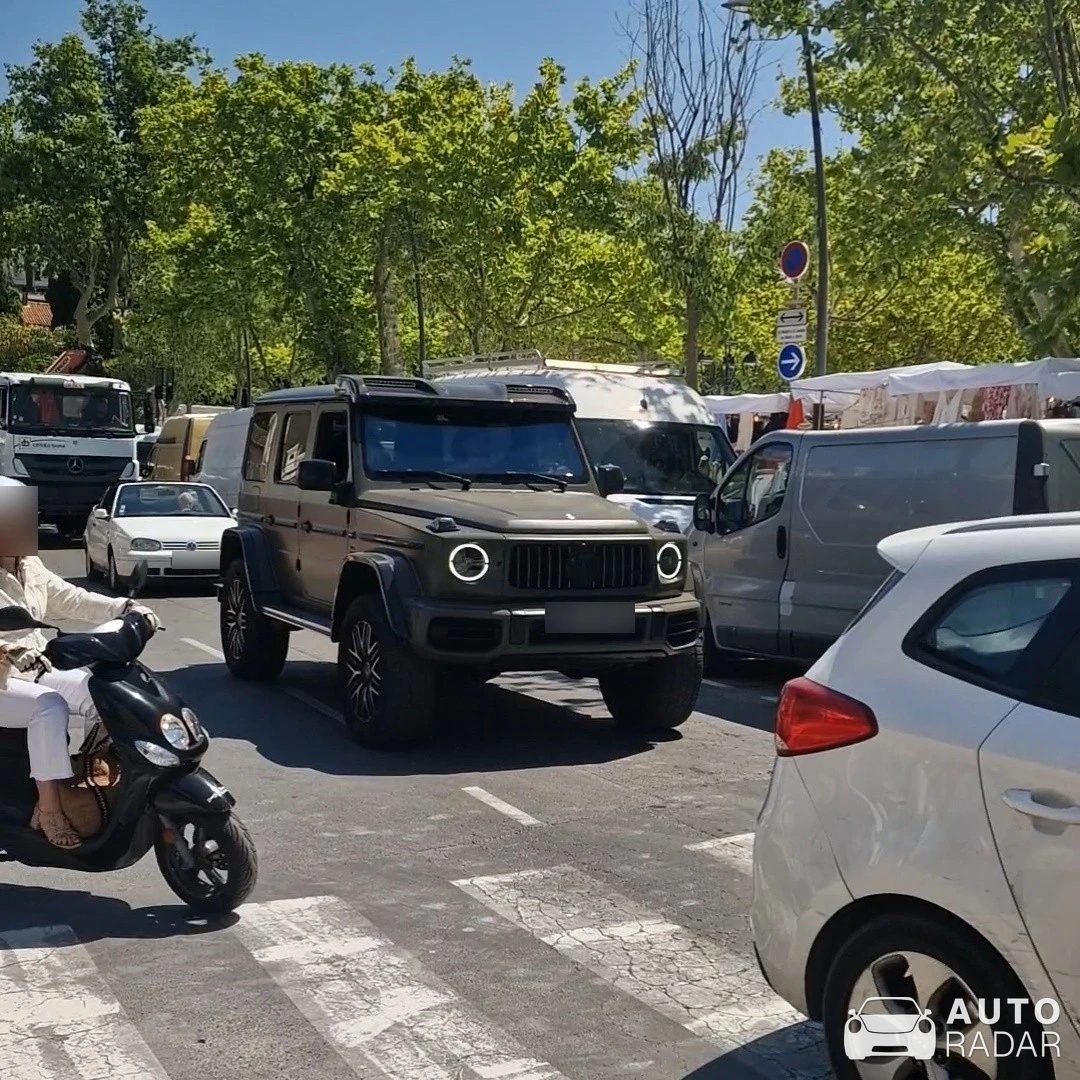 Mercedes-Benz G 500 4X4² spotted in Saint-Tropez