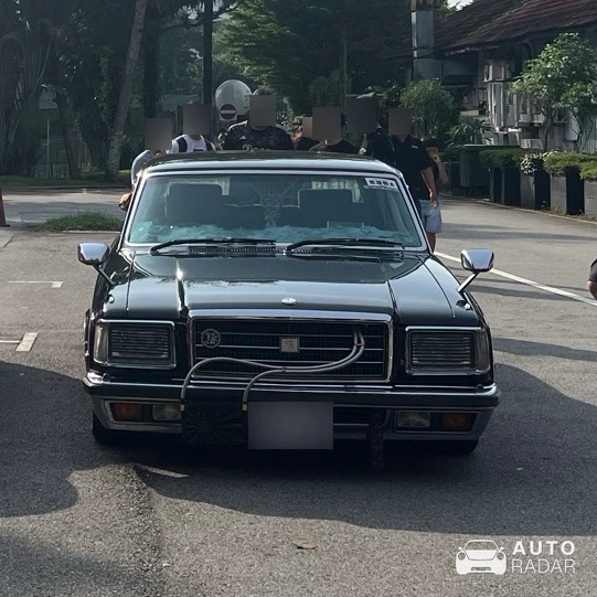 Toyota Century spotted in Singapore, Singapore