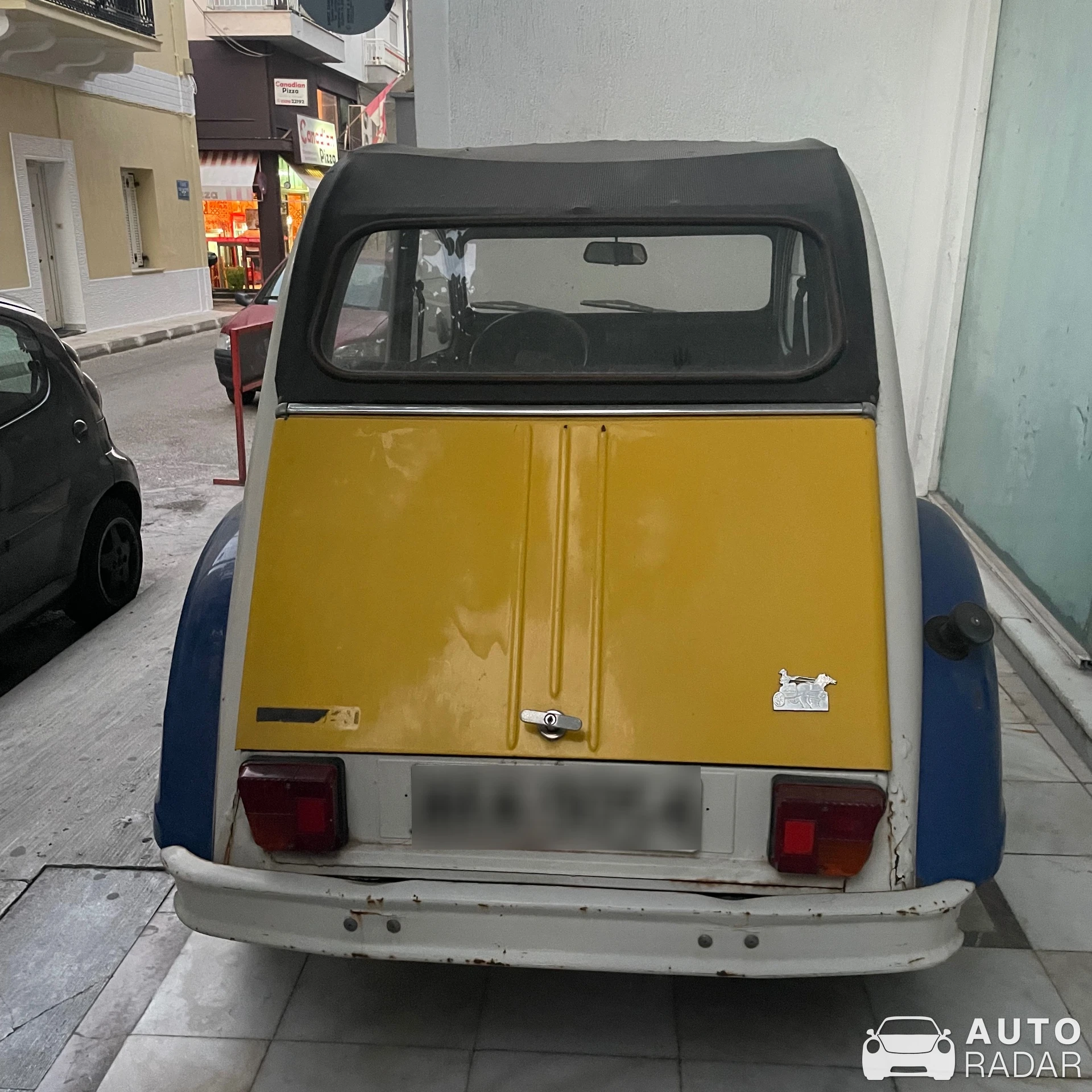 Citroën 2CV spotted in Chalkida, Grèce