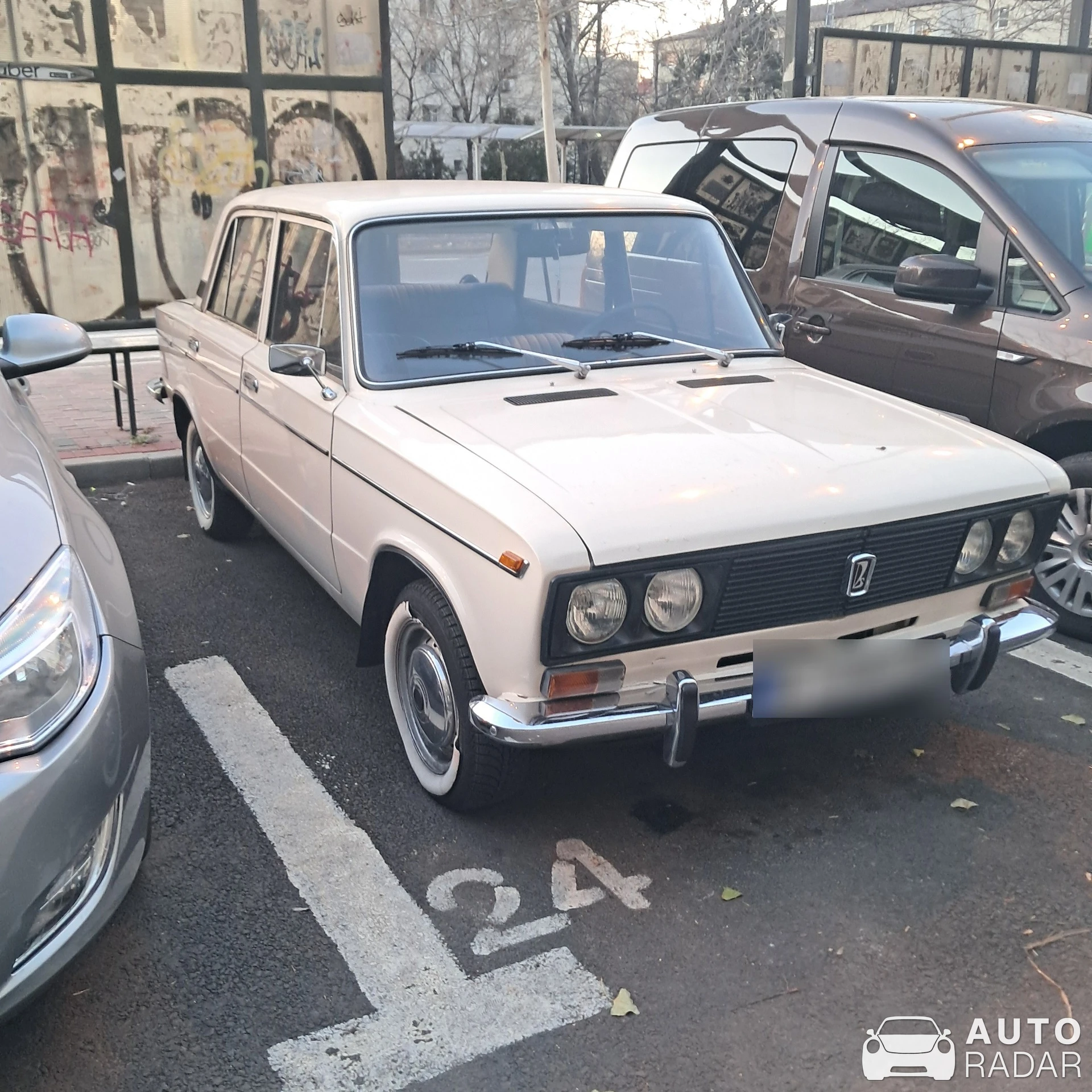 Lada 2106 spotted in București, Румыния