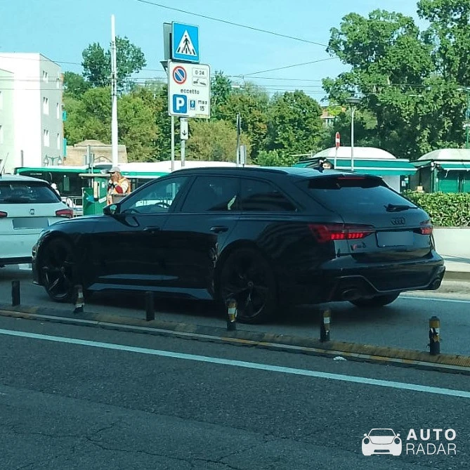 Audi RS6 Avant C8 spotted in Bari, Italy