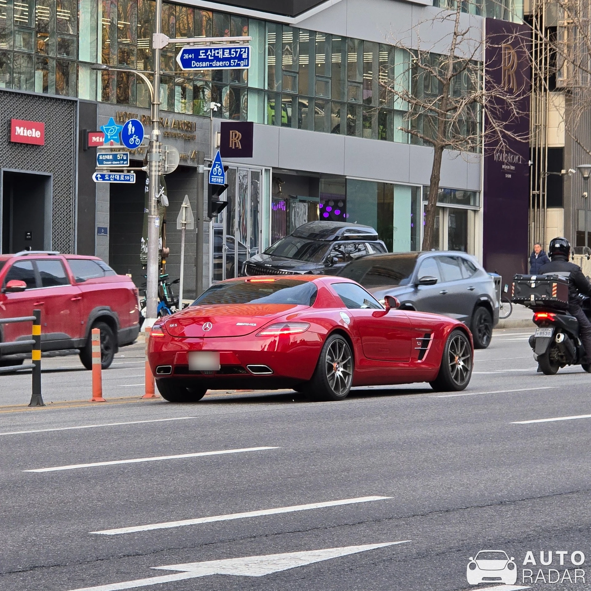 Mercedes-Benz SLS AMG spotted in 강남구, 대한민국