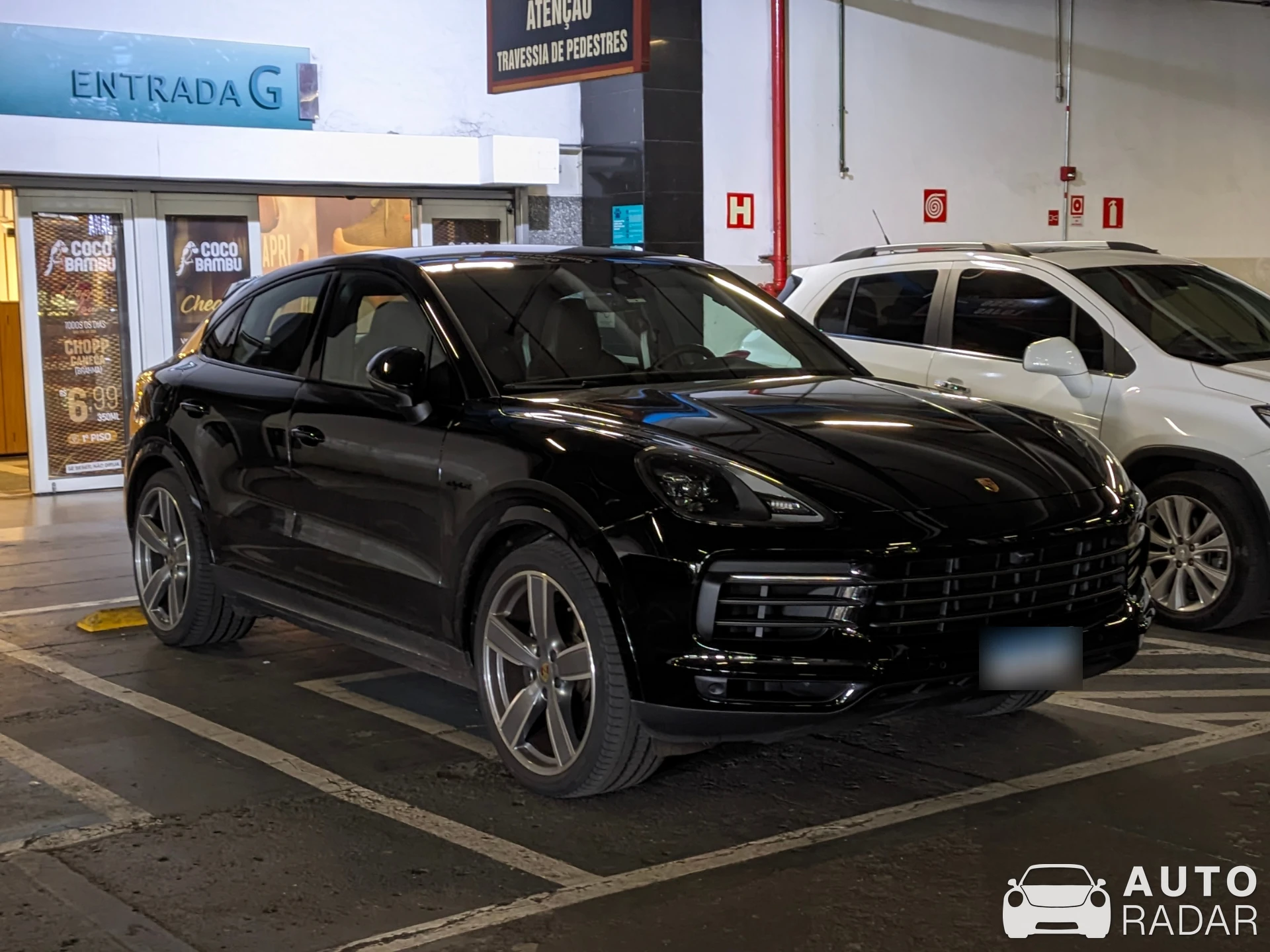 Porsche Cayenne Coupé spotted in Caiçaras, Brasil
