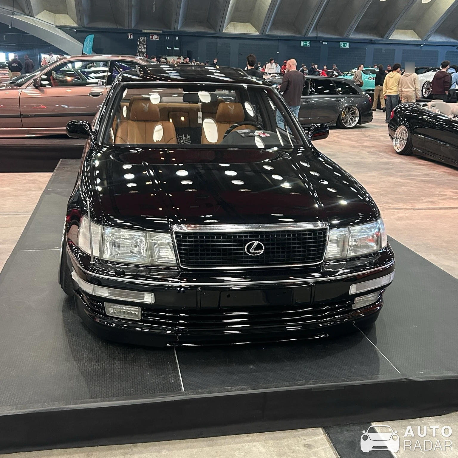 Lexus LS400 spotted in Mechelen