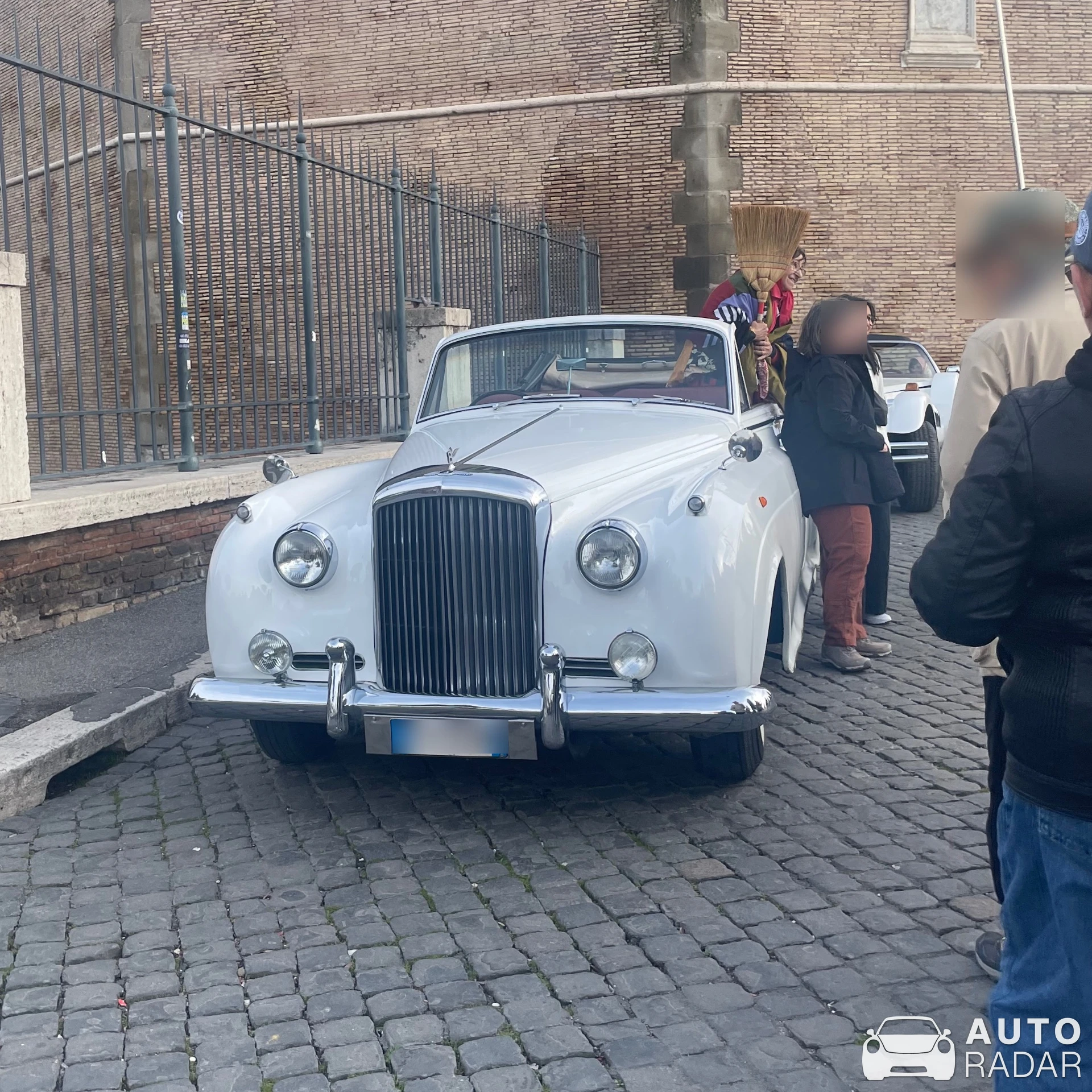Bentley S1 spotted in Roma, Italy