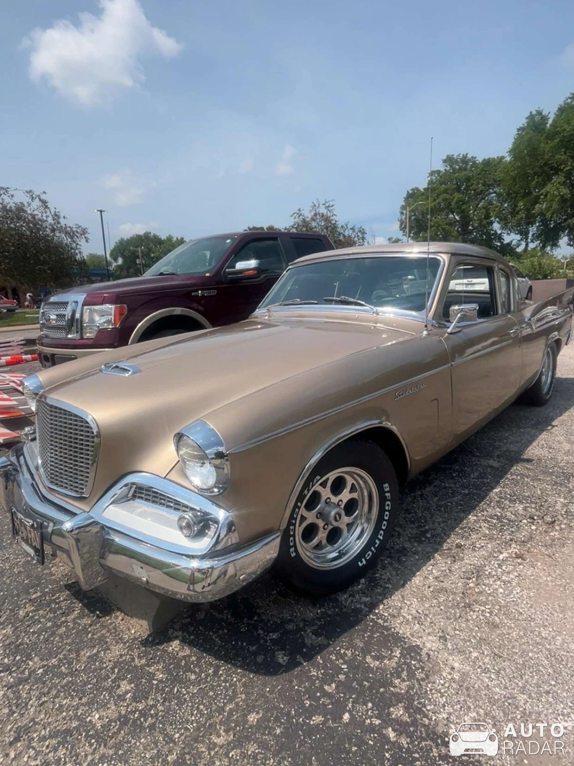 Studebaker Silver Hawk spotted in De Soto