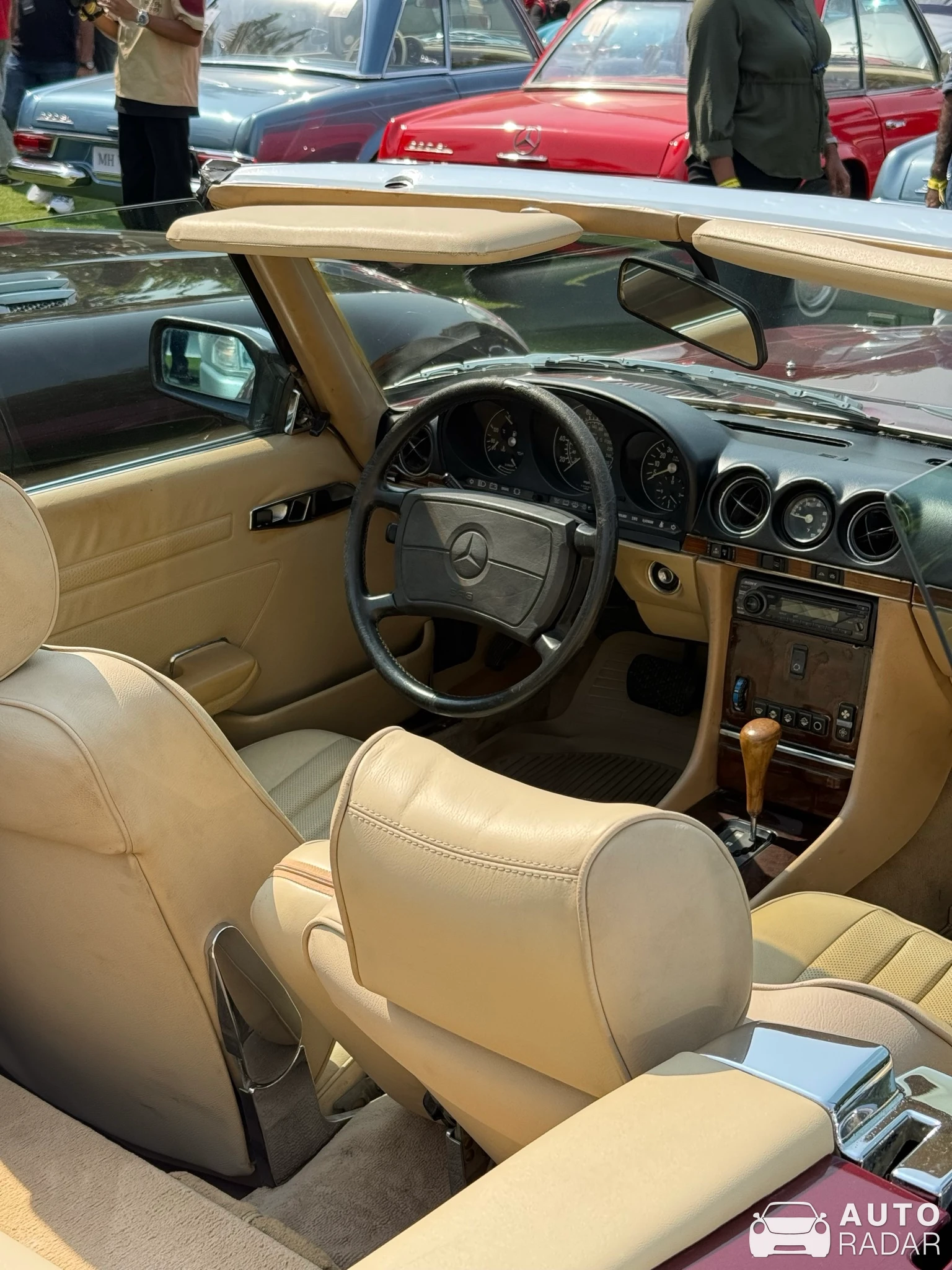 Mercedes-Benz SL-Klasse R107 spotted in Mumbai