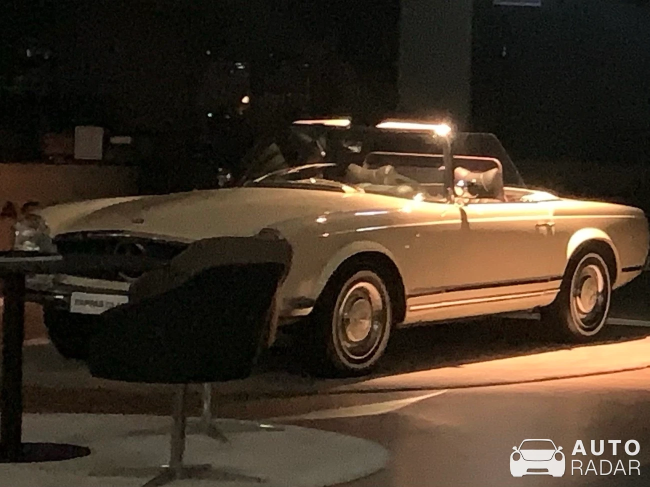Mercedes-Benz 280 SL spotted in Budapest, Magyarország