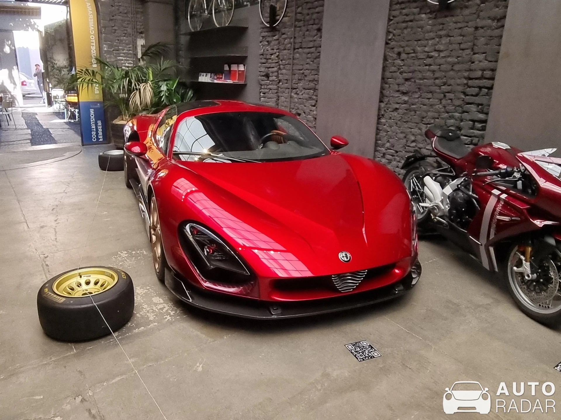 Alfa Romeo 33 Stradale spotted in Milano