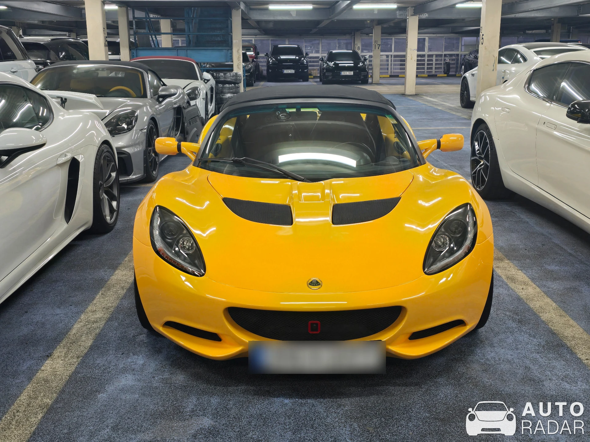 Lotus Elise S2 S spotted in Seocho District, South Korea