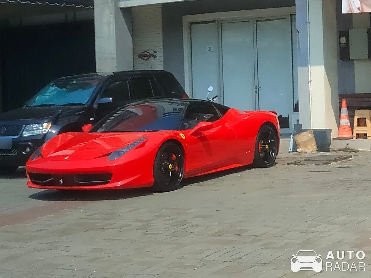 Ferrari 458 Spider spotted in Jakarta Utara, Indonesia