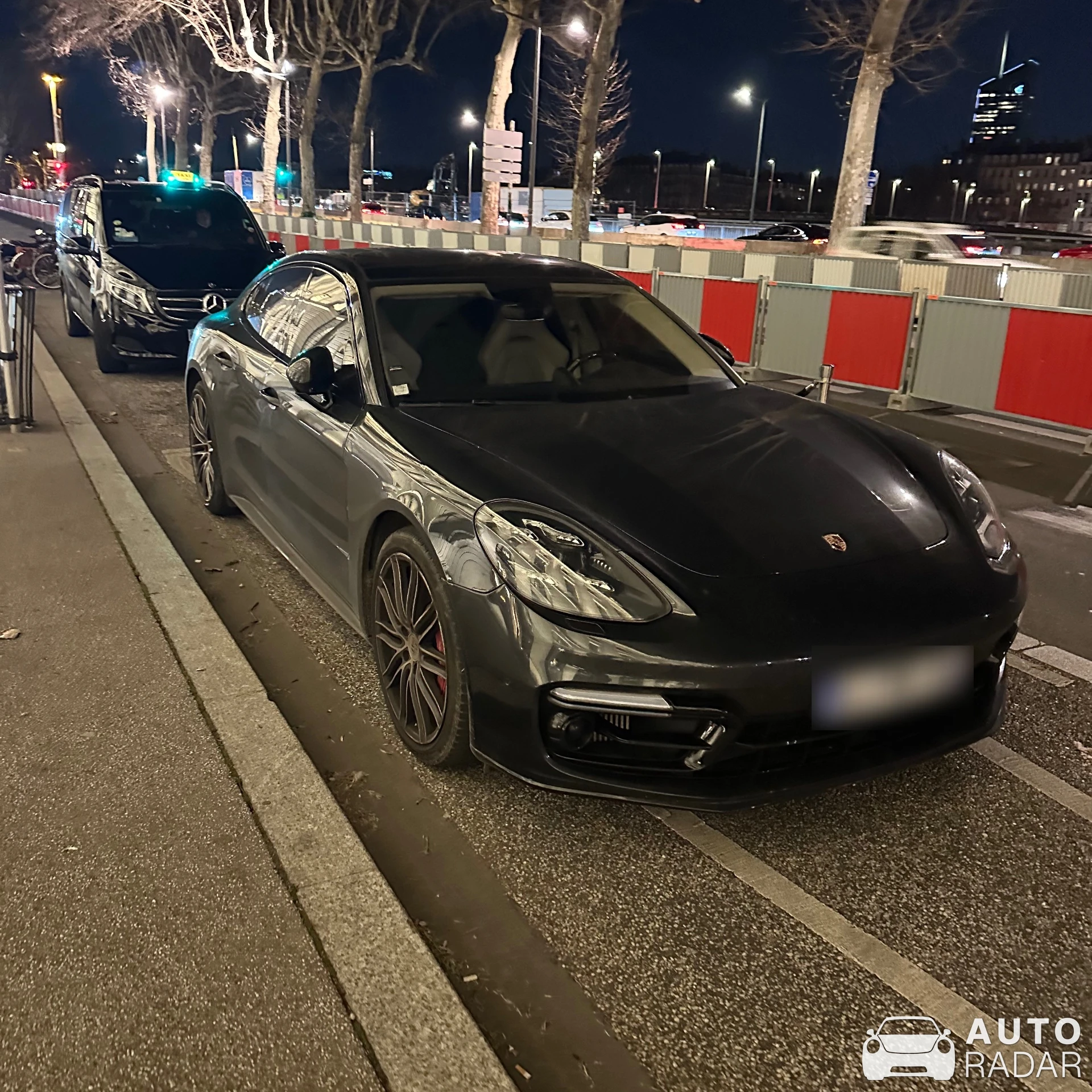 Porsche 971 Panamera S spotted in Lyon, França