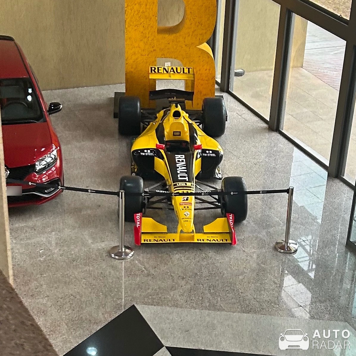 Renault F1 R30 spotted in Roseira de São Sebastião, Brasil