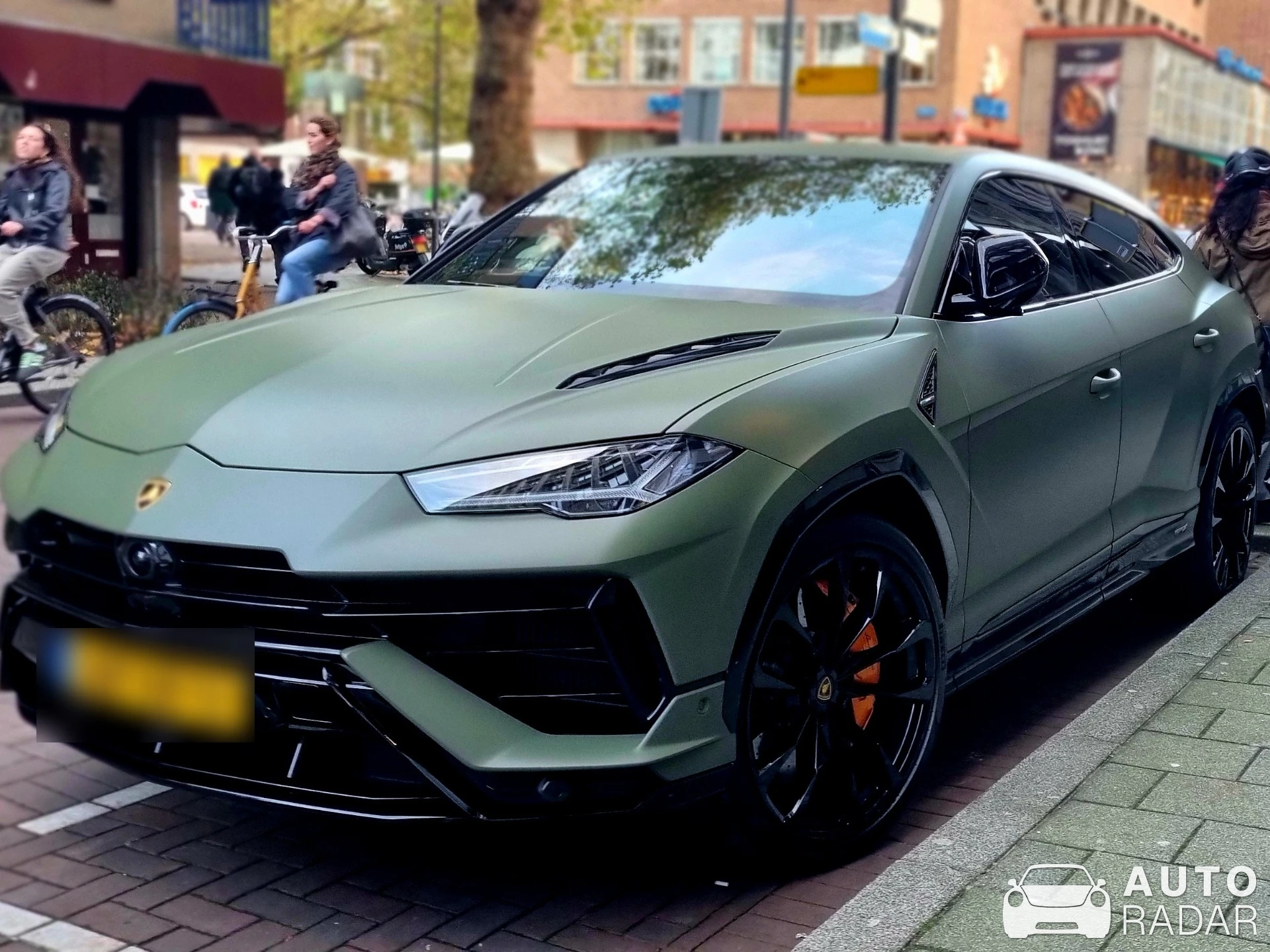 Lamborghini Urus Performante spotted in Rotterdam, Netherlands