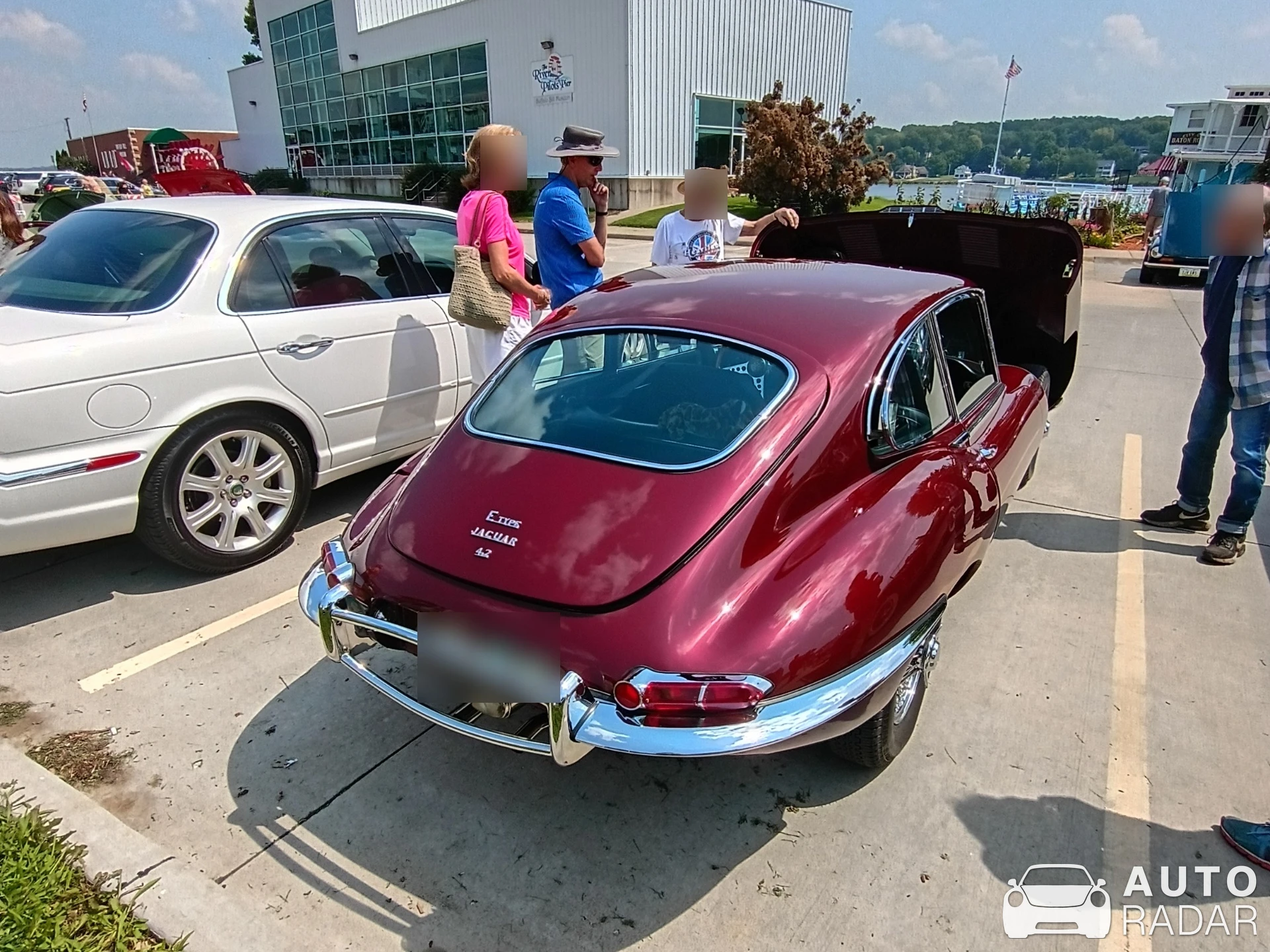 Jaguar E-Type spotted in LeClaire