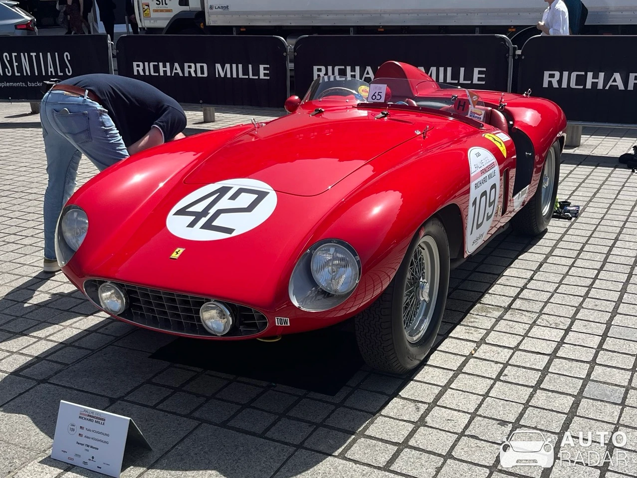 Ferrari 750 Monza spotted in Paris
