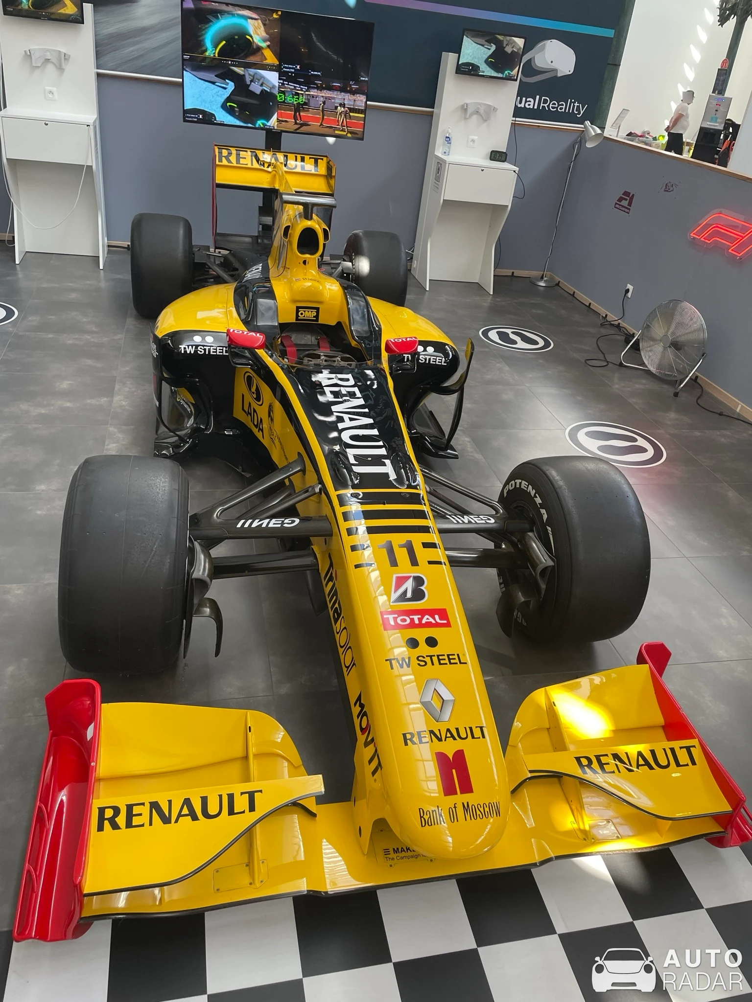 Renault F1 R30 spotted in Mülhausen