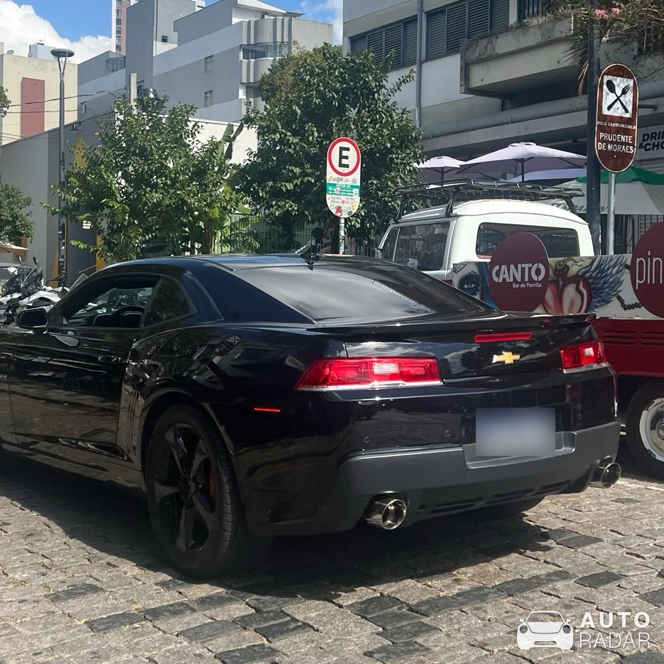 Chevrolet Camaro SS spotted in Curitiba