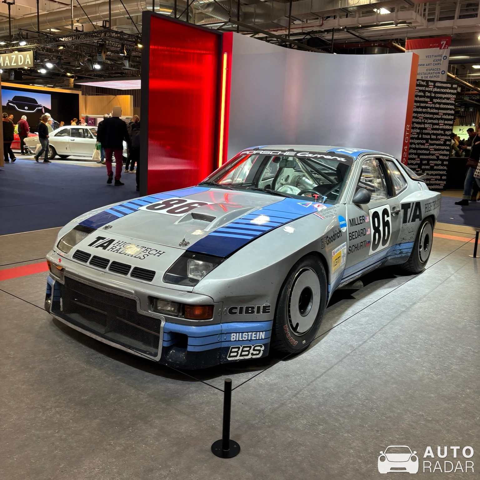 Porsche 924 Carrera GTS spotted in Vanves