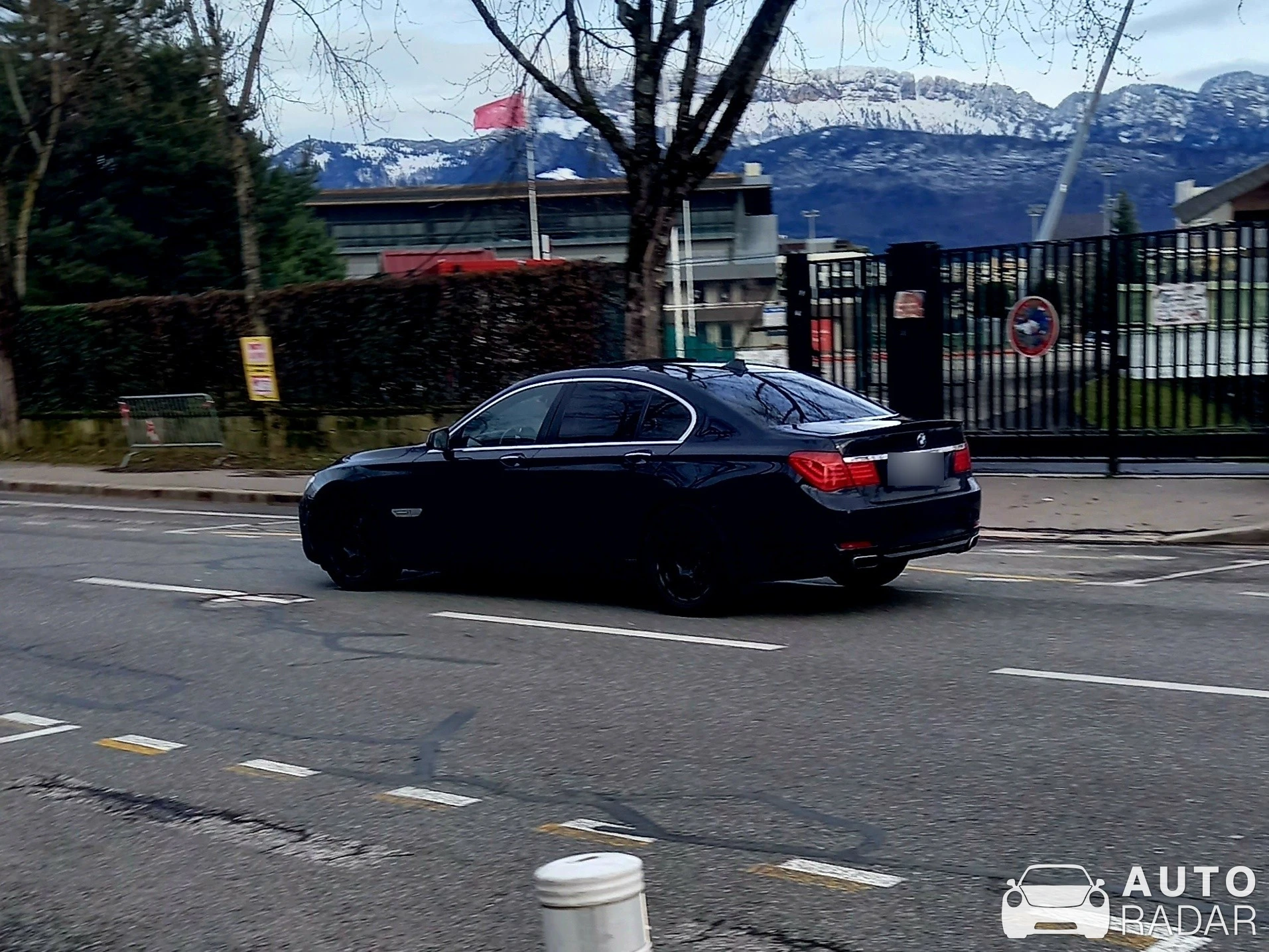 BMW 7 Series F01 spotted in Annecy