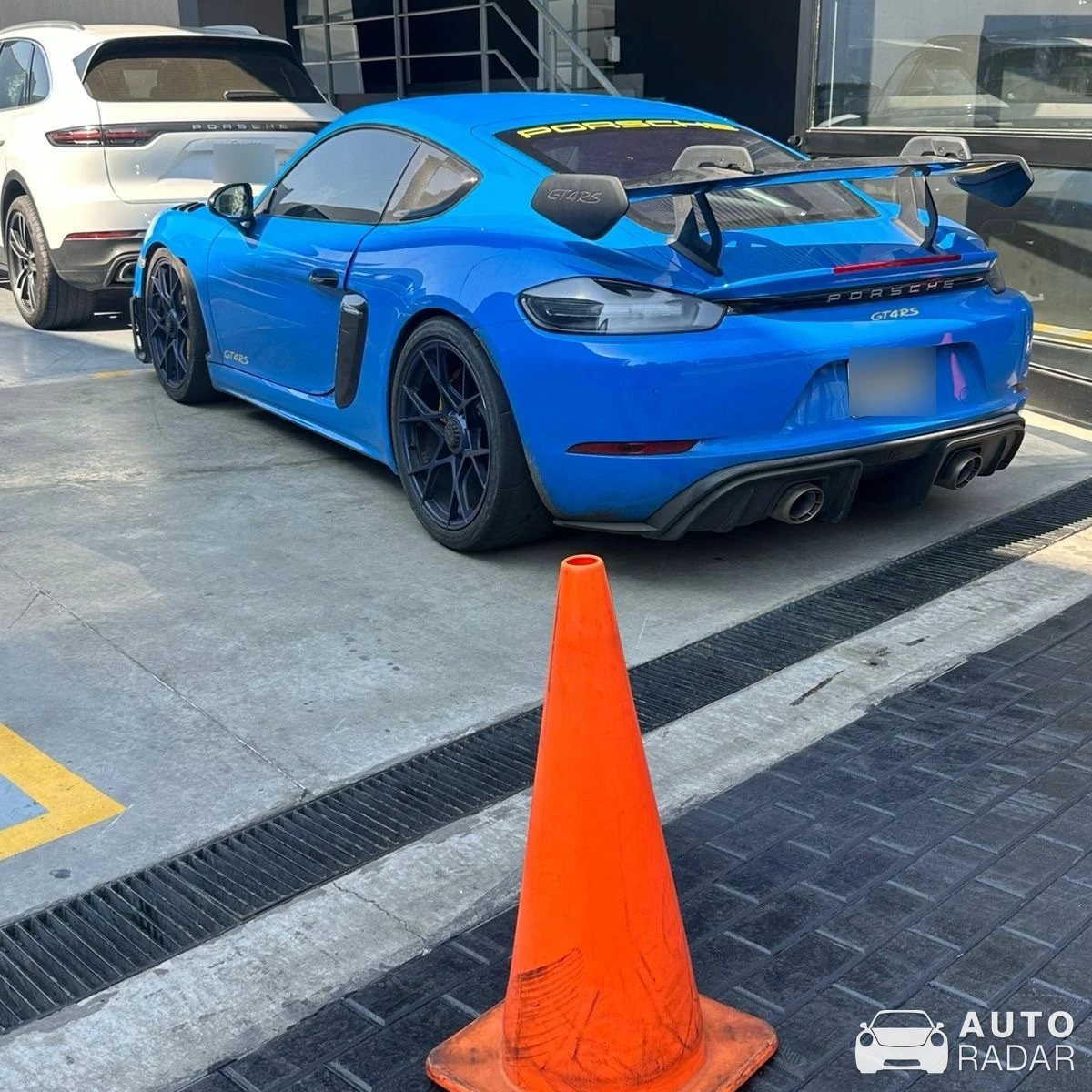 Porsche 718 Cayman GT4 RS spotted in Santiago de Surco