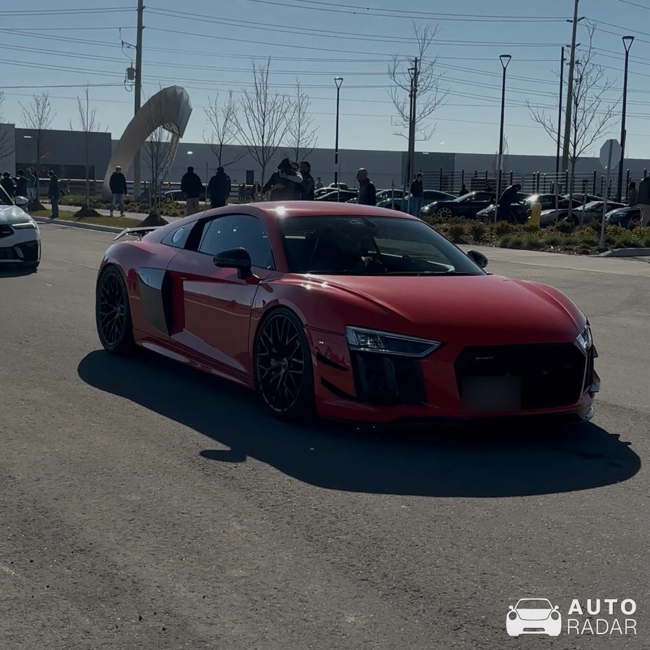 Audi R8 V10 Plus 2013 spotted in Ajax