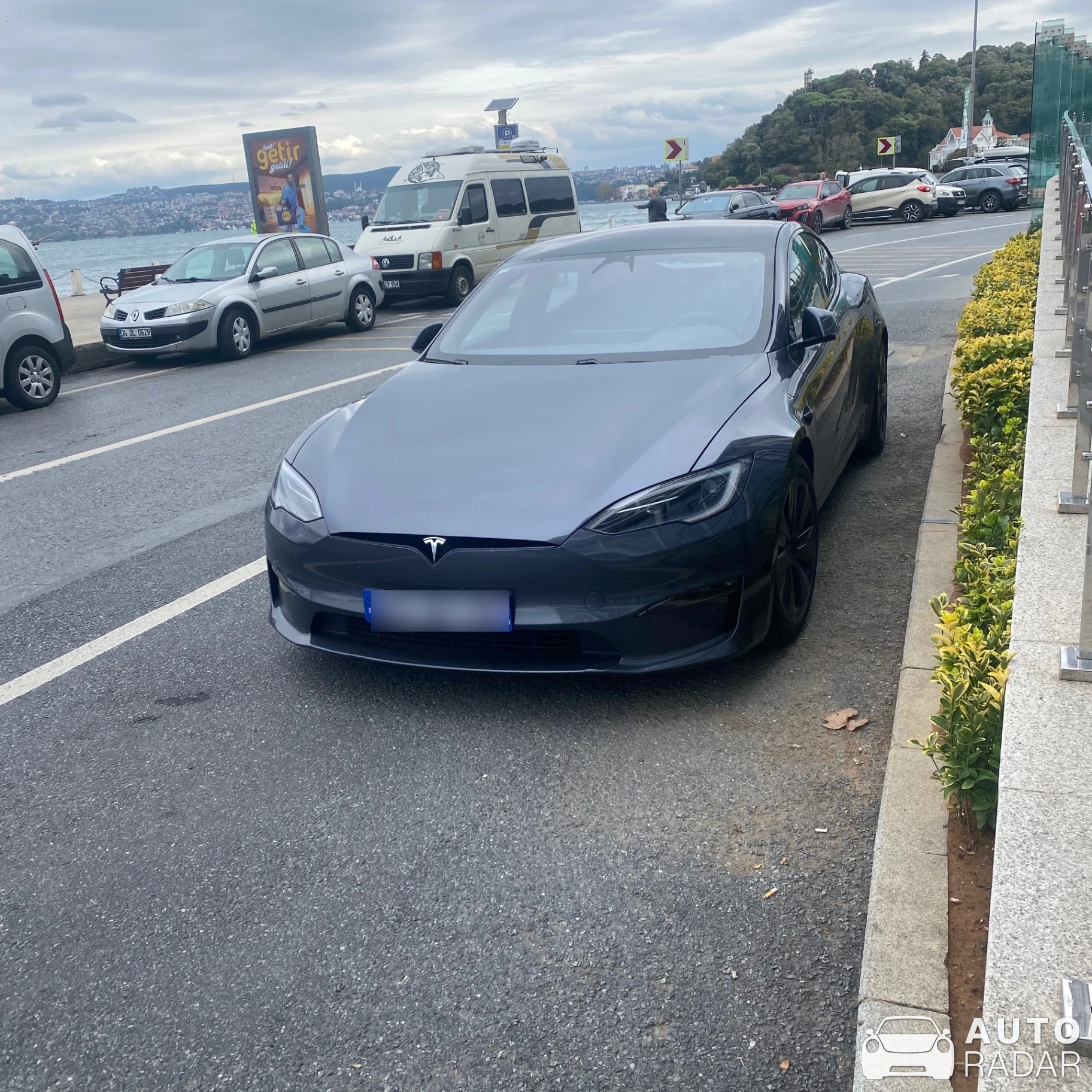 Tesla Model S PLAID spotted in Sarıyer, Türkiye