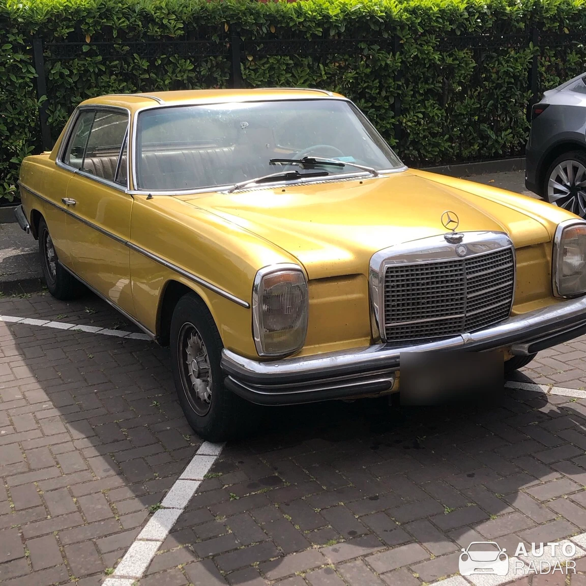 Mercedes-Benz E-Klasse W115 spotted in Amsterdam