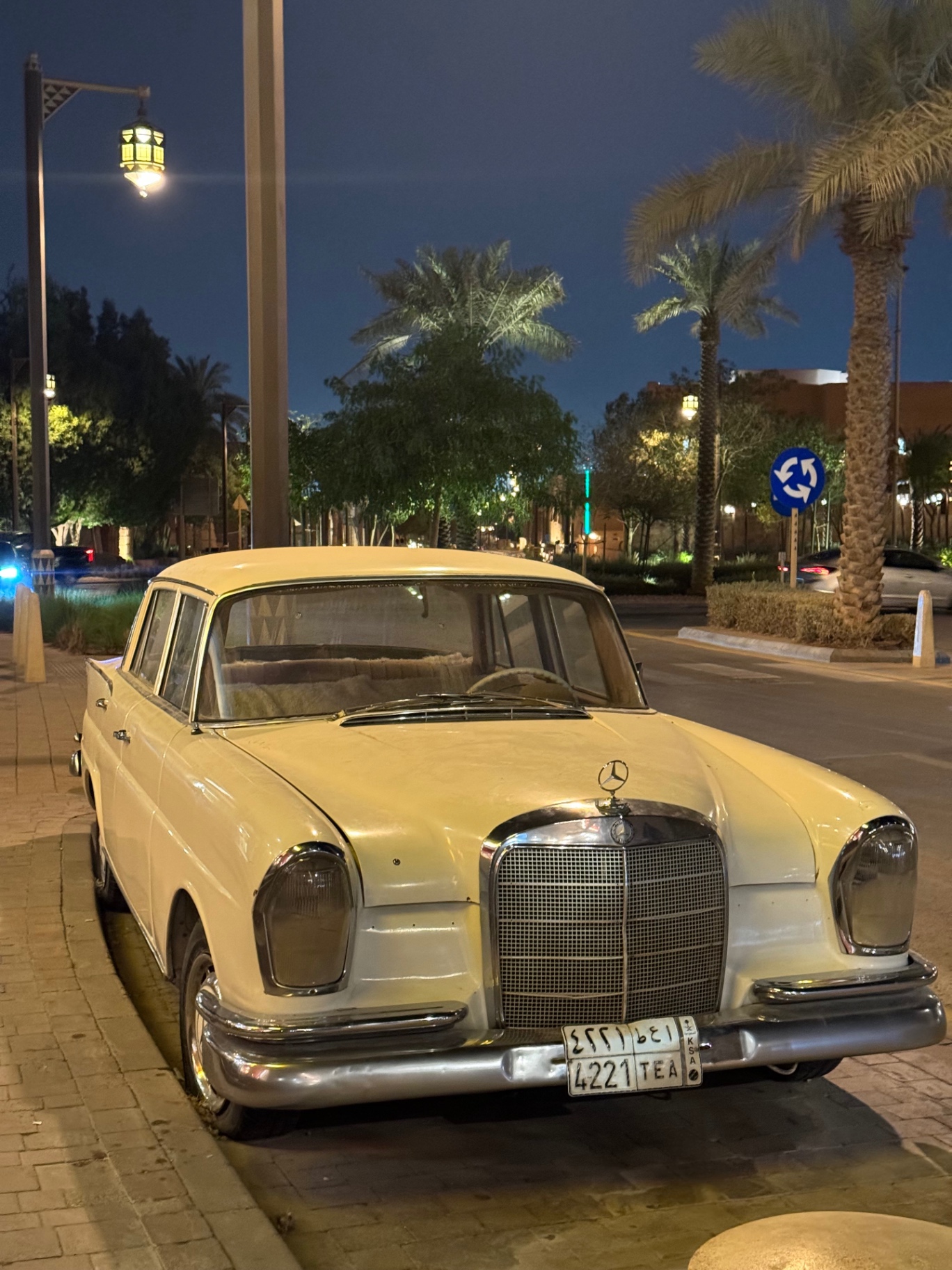 Mercedes-Benz S330