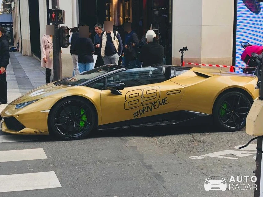 Lamborghini Huracán LP610-4 Spyder spotted in Paris, France
