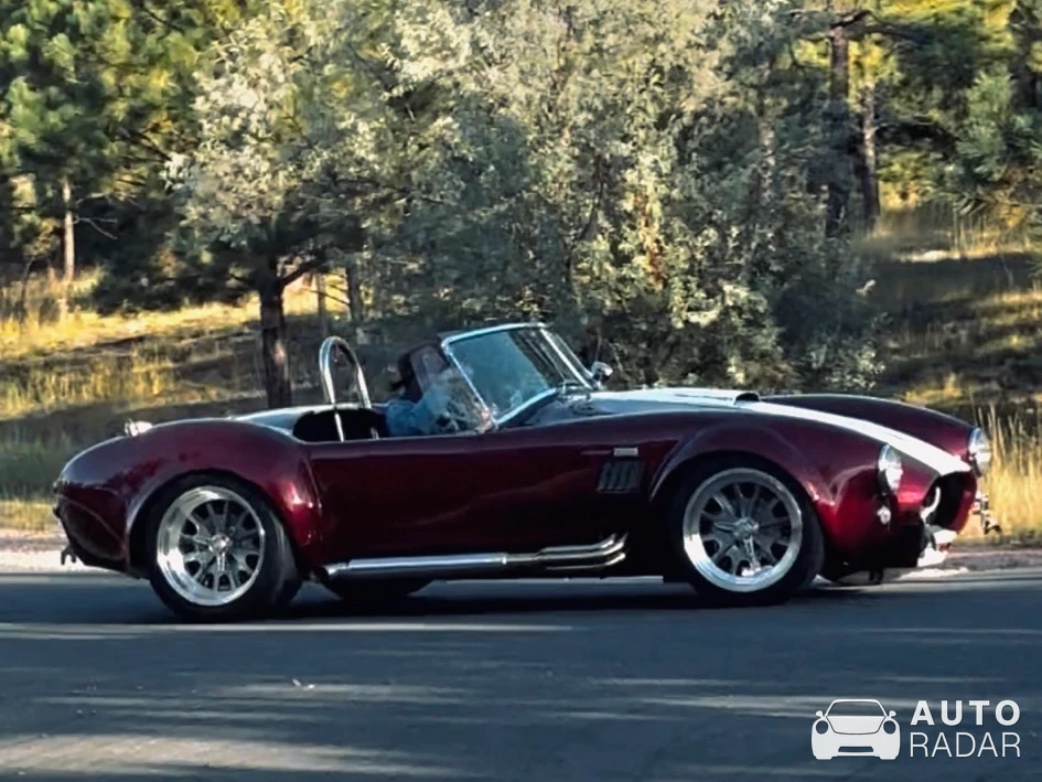 Shelby Cobra 427 spotted in Larkspur, United States