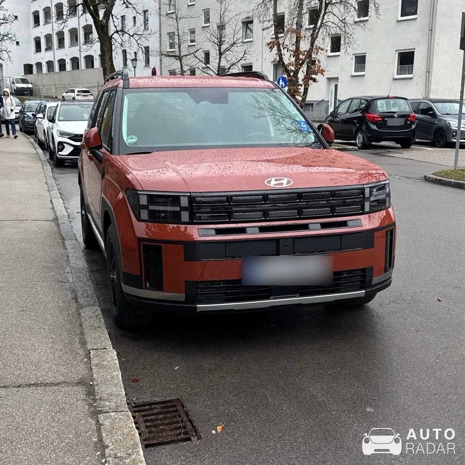 Hyundai Santa Fé 2024 spotted in Wolfratshausen, Deutschland