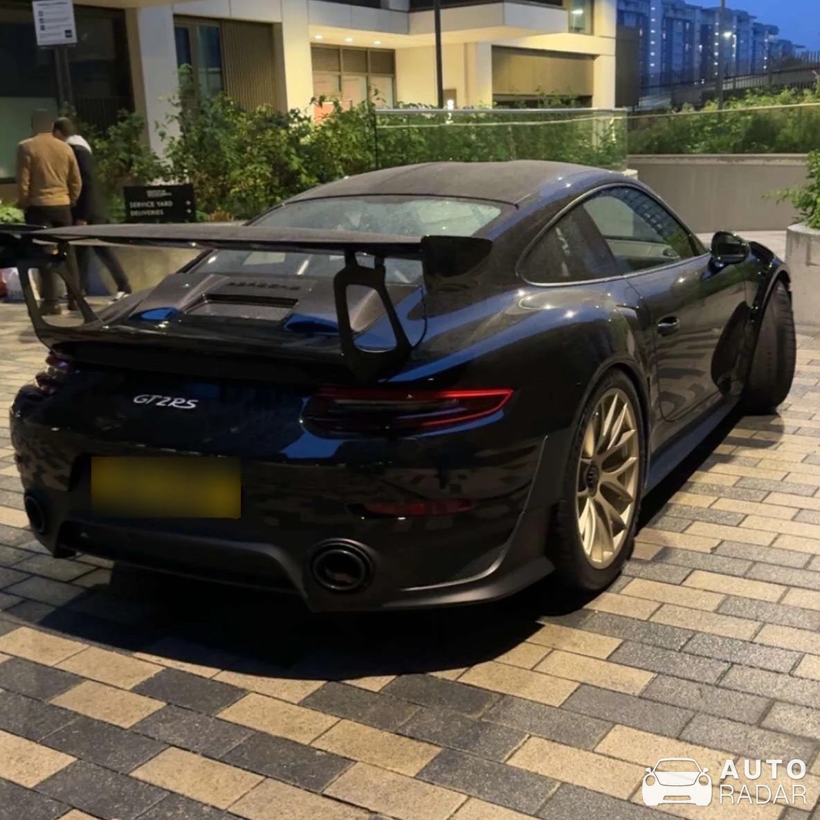 Porsche 991 GT2 RS spotted in Battersea, United Kingdom