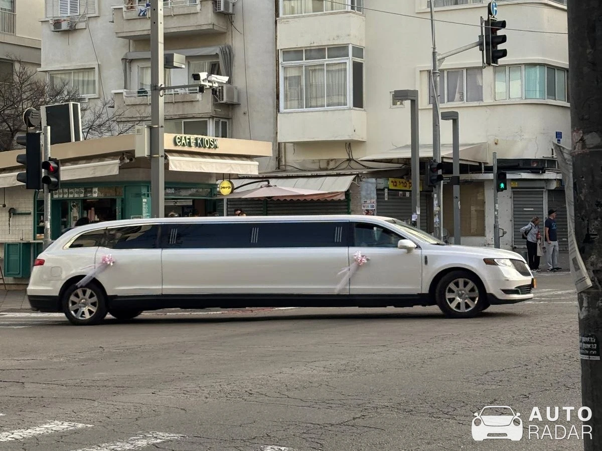 Lincoln MKT Limousine spotted in Tel Aviv-Yafo