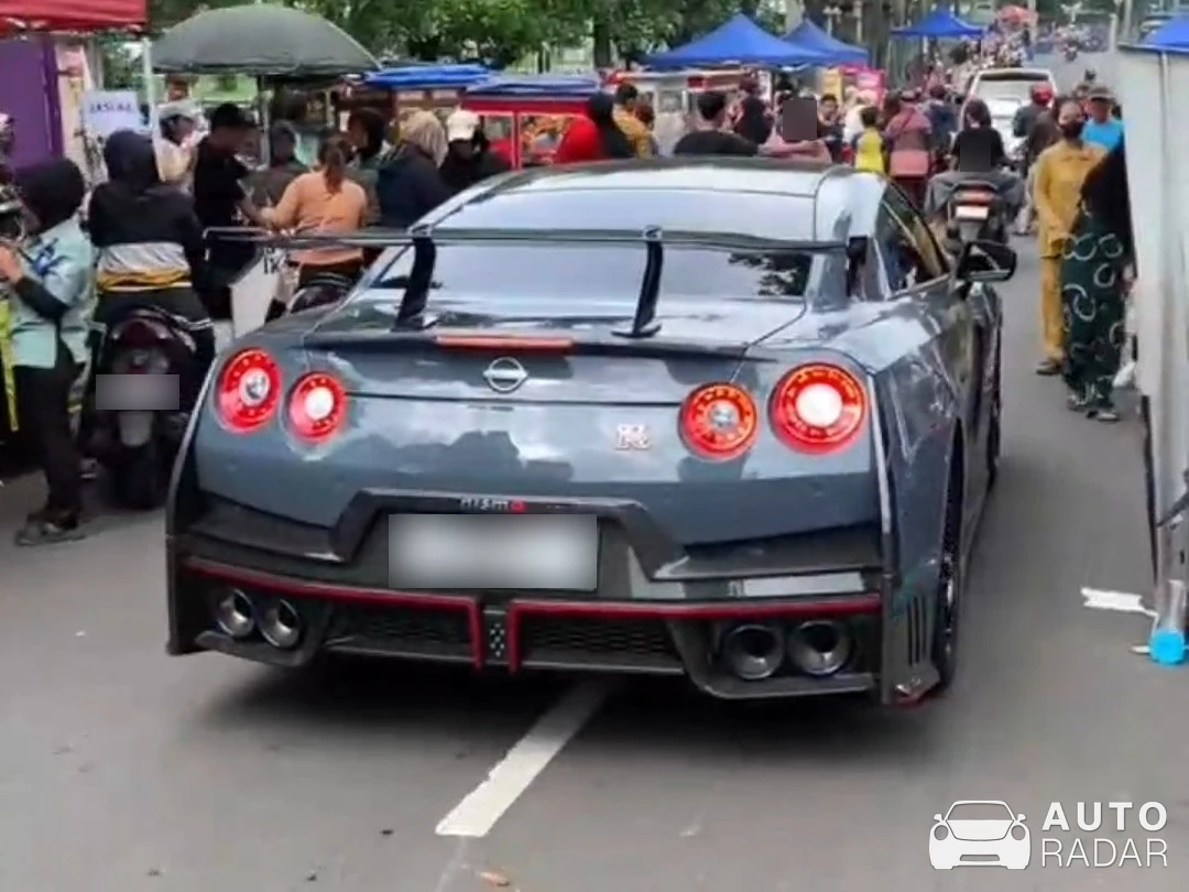 Nissan GT-R R35 Nismo spotted in Kota Depok, Indonesia