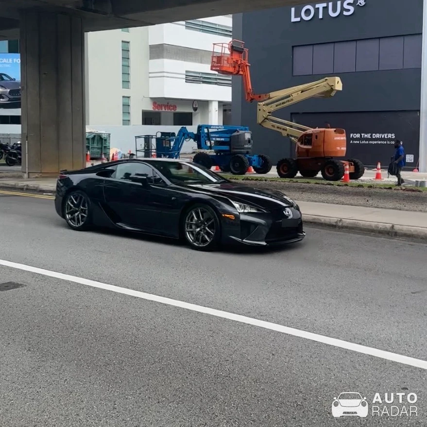 Lexus LFA spotted in Singapore, Singapore