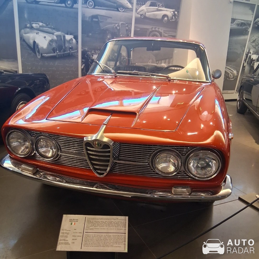 Alfa Romeo 2600 Sprint spotted in Athina